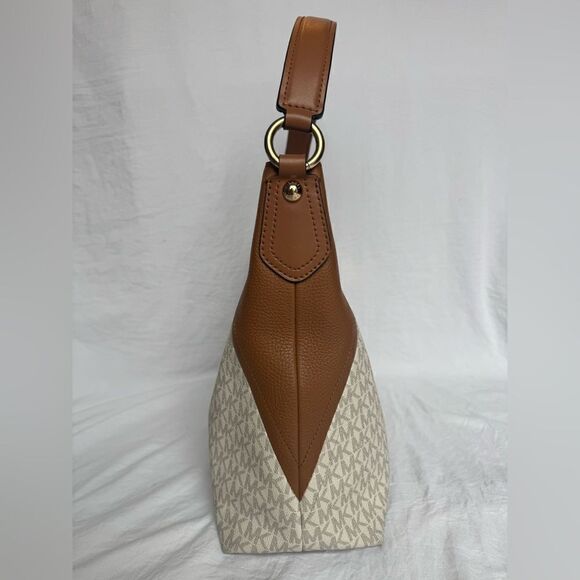 Michael Kors Aria Large Shoulder Bag Signature Logo Vanilla / Acorn - Picture 3 of 7